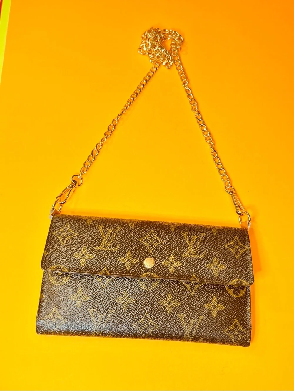Louis Vuitton Monogram Brown trifold Wallet with Chain - Picture 4 of 15